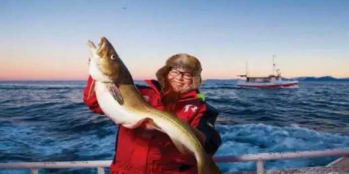 这个国家被制裁六年 如今终于懂得不能惹中国